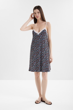  Короткая сорочка на бретельках с цветочным принтом 