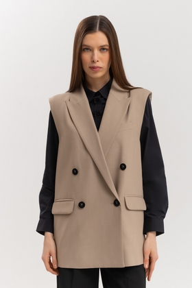 Женский бежевый жилет 