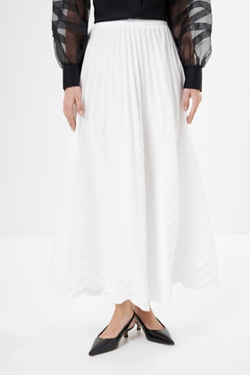  Длинная белая юбка