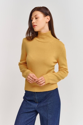 Женская жёлтая шерстяная водолазка