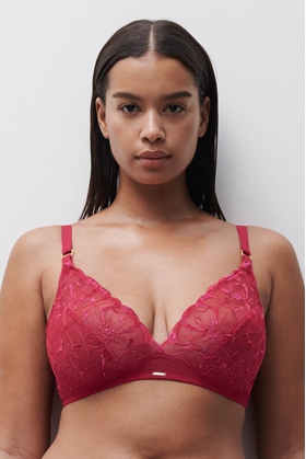 Бюстгальтер с мягкими чашками без косточек с вышивкой 