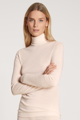 Женская водолазка из шерсти