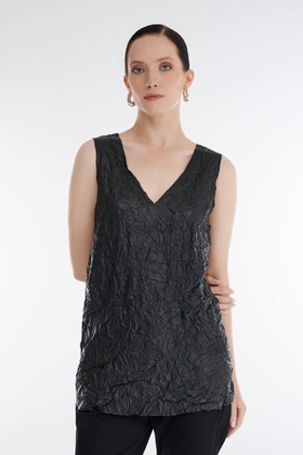 Женский чёрный топ