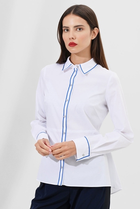 Белая блузка с асимметричным низом