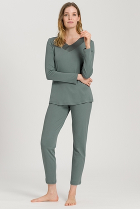  Женская пижама с брюками 