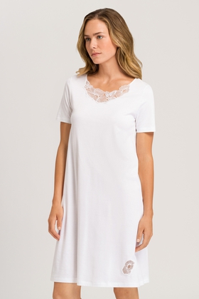 Женская белая хлопковая сорочка с кружевом миди
