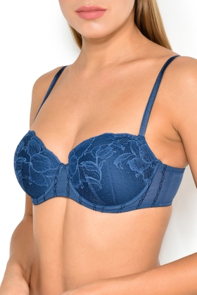 Бюстгальтер с плотной чашкой 