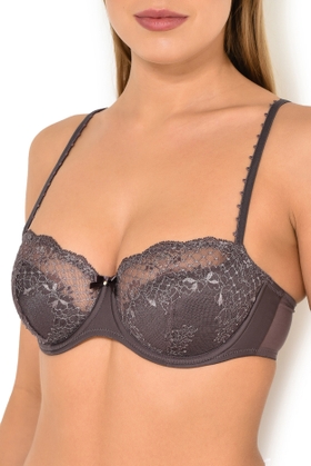 Бюстгальтер с плотной чашкой