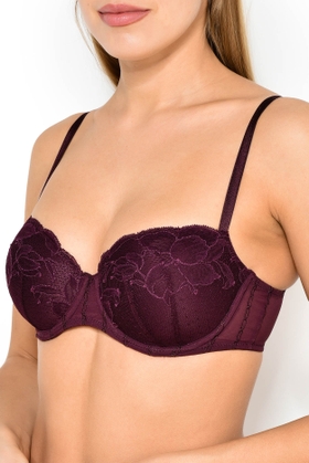 Бюстгальтер с плотной чашкой