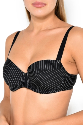 Бюстгальтер с плотной чашкой