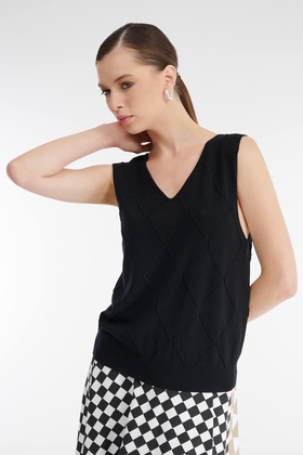 Женский чёрный топ