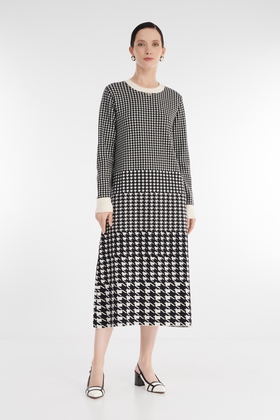 Платье миди с длинными рукавамии